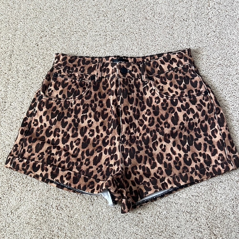WHITE FOX BOUTIQUE size S leopard print shorts